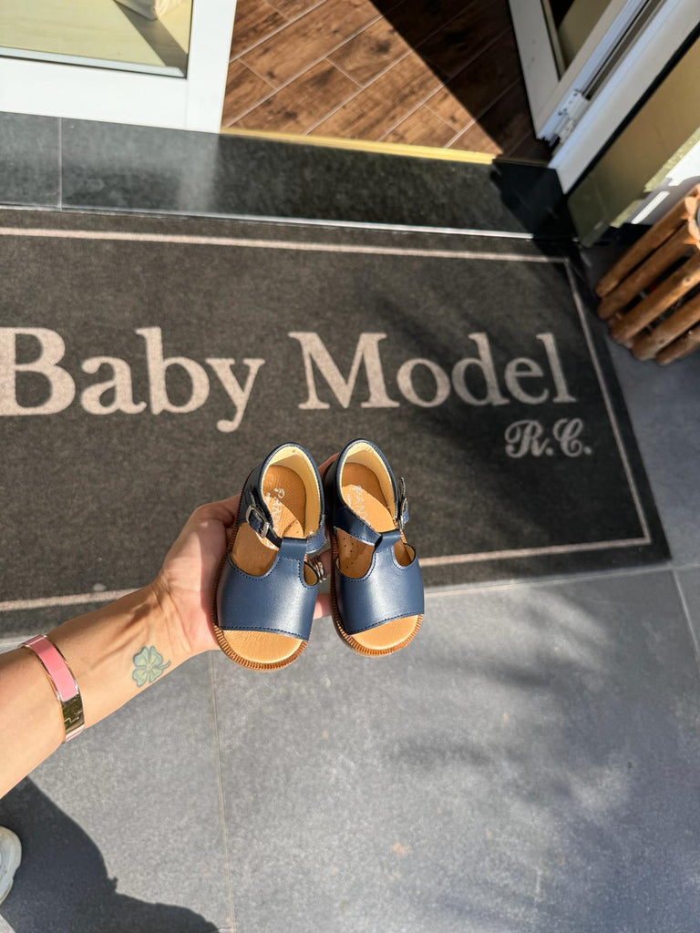 ꜱᴀɴᴅᴀʟɪ - Baby Model R C