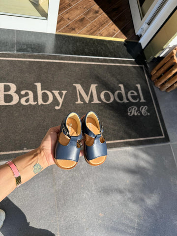 ꜱᴀɴᴅᴀʟɪ - Baby Model R C