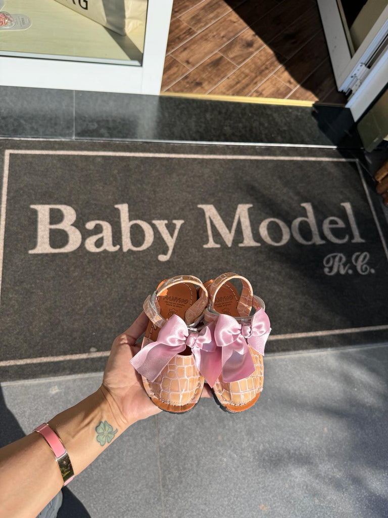 ꜱᴀɴᴅᴀʟɪ - Baby Model R C