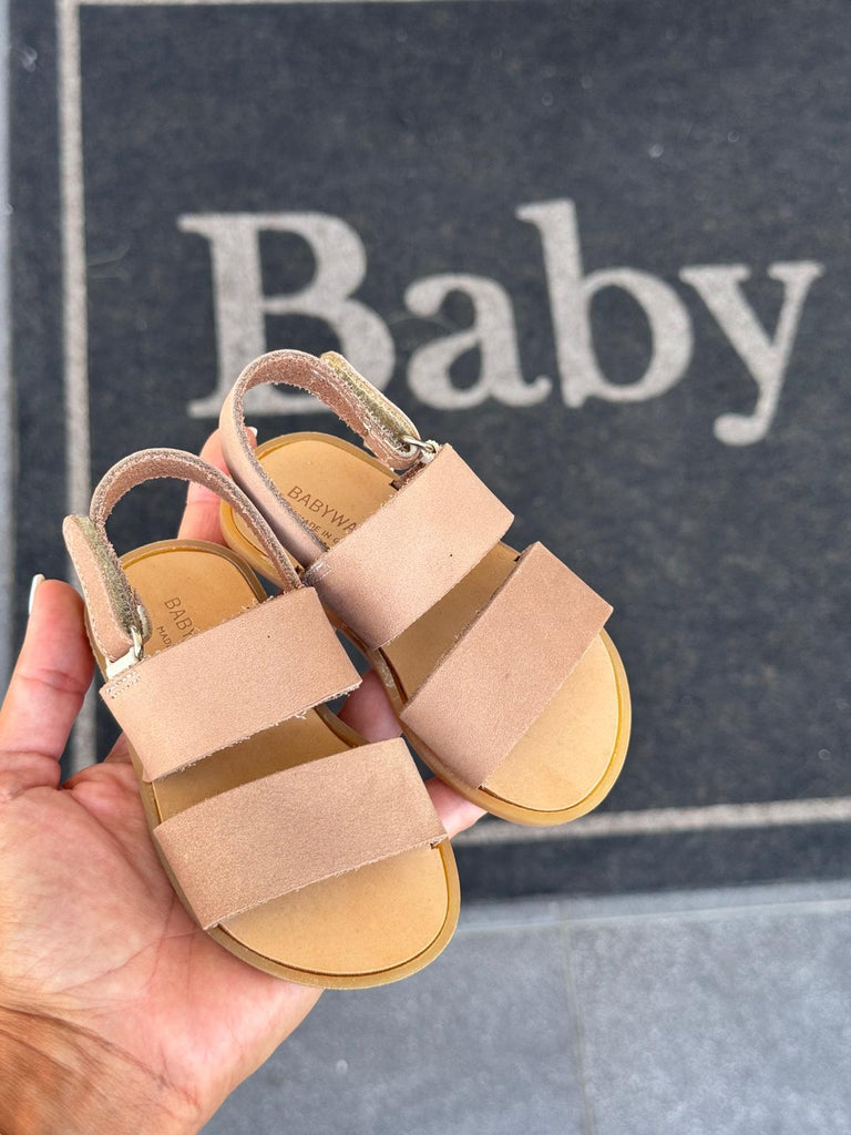 ꜱᴀɴᴅᴀʟɪ - Baby Model R C