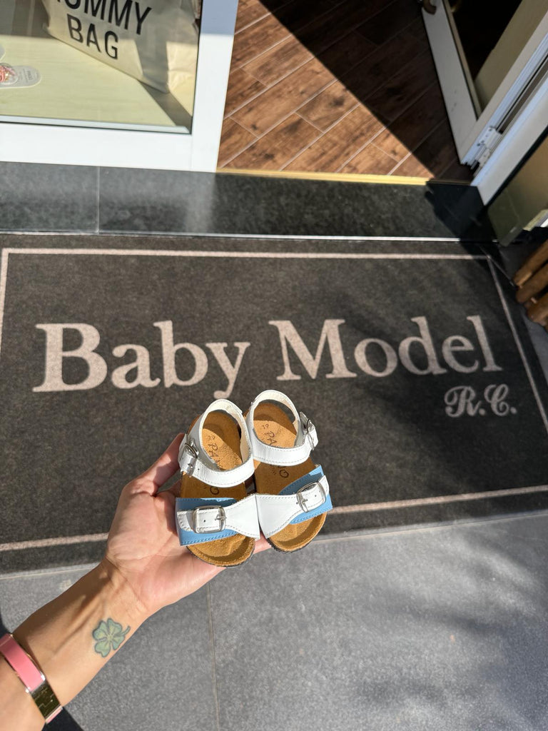 ꜱᴀɴᴅᴀʟɪ - Baby Model R C