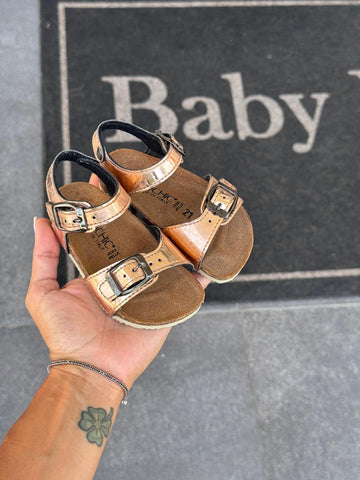 ꜱᴀɴᴅᴀʟɪ - Baby Model R C