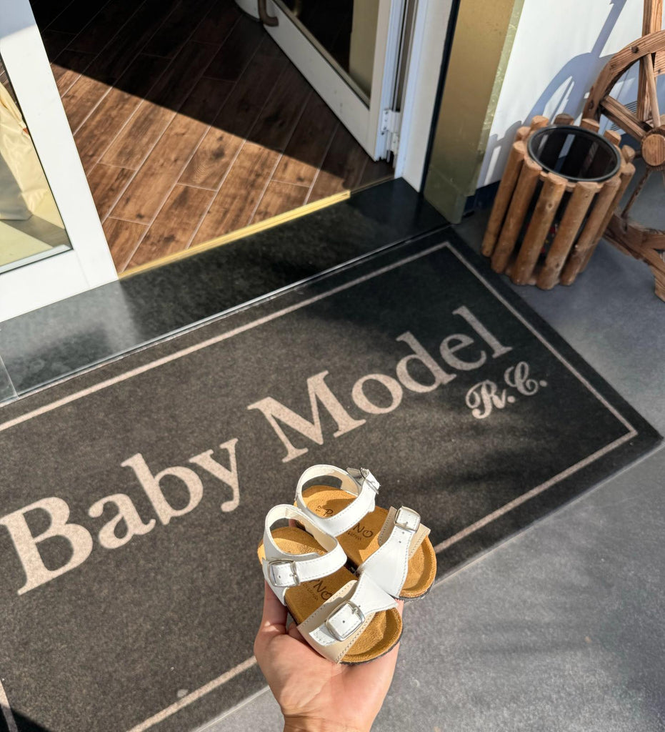 ꜱᴀɴᴅᴀʟɪ - Baby Model R C