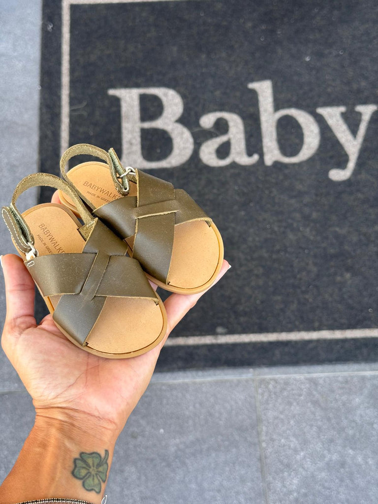 ꜱᴀɴᴅᴀʟɪ - Baby Model R C