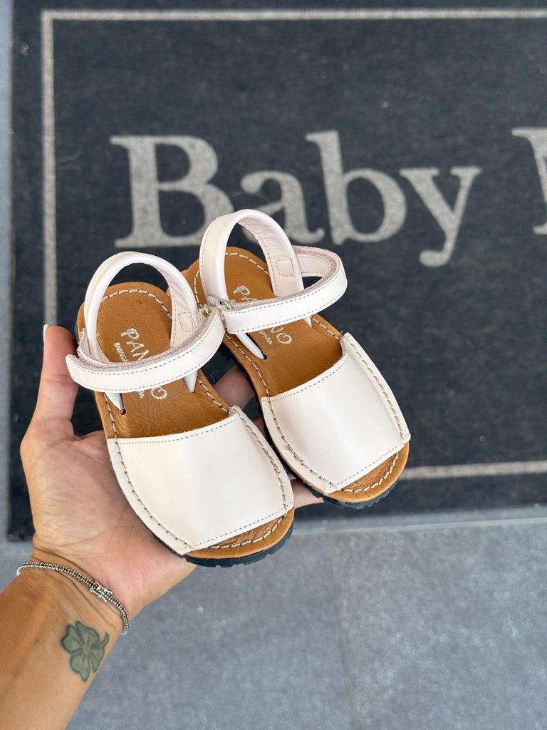 ꜱᴀɴᴅᴀʟɪ - Baby Model R C