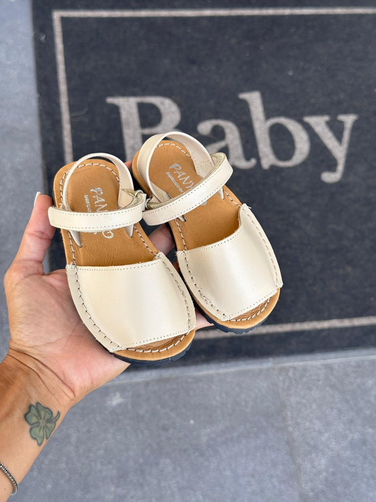 ꜱᴀɴᴅᴀʟɪ - Baby Model R C