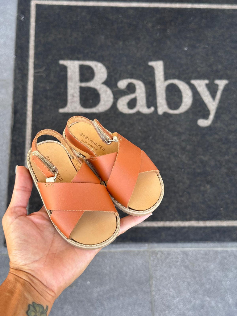 ꜱᴀɴᴅᴀʟɪ - Baby Model R C