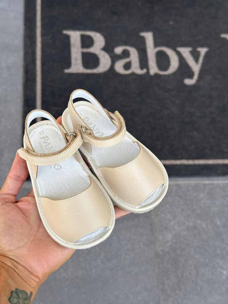 ꜱᴀɴᴅᴀʟɪ - Baby Model R C
