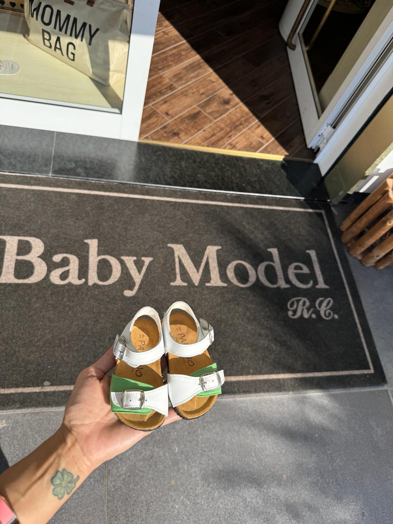 ꜱᴀɴᴅᴀʟɪ - Baby Model R C