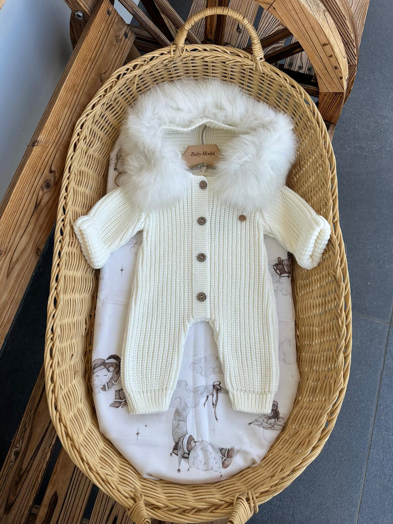 ᴇꜱᴄʜɪᴍᴏ - Baby Model R C