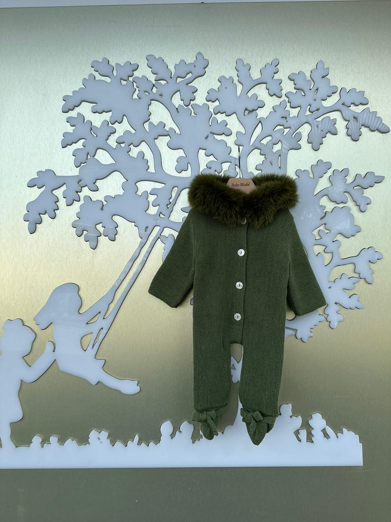 ᴇꜱᴄʜɪᴍᴏ - Baby Model R C